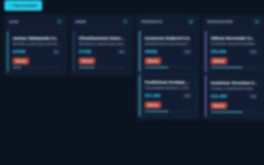 Captura desenfocada del tablero de oportunidades de la aplicación. Empresa y datos ficticios.